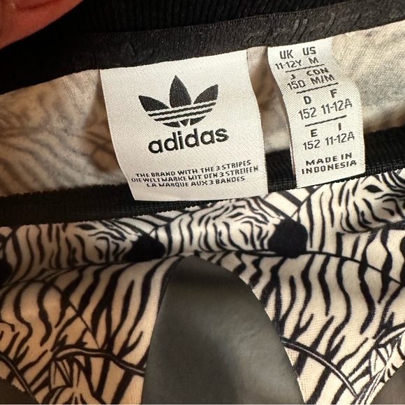 Adidas Zebra Allover Print Pullover Girl’s Size Medium - Picture 3 of 3